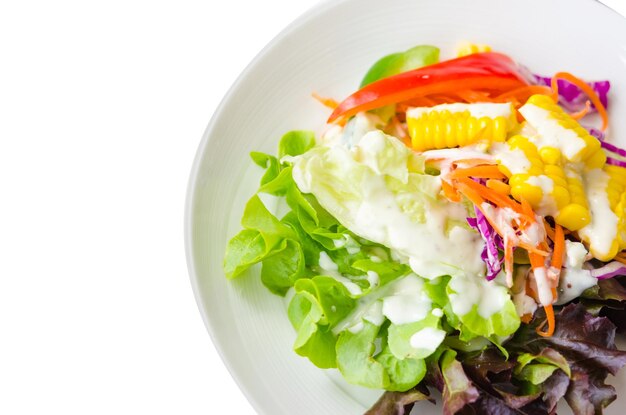 bol cu salată colorată